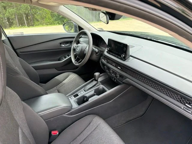 Used 2024 Crystal Black Pearl Honda EX image 8