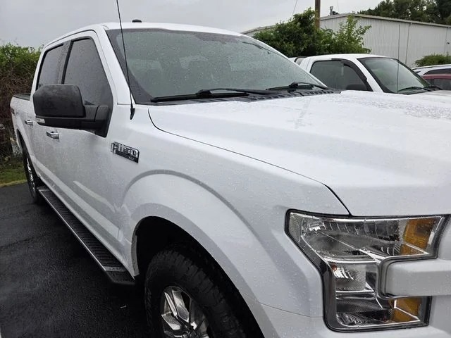 Used 2017 White Ford XLT image 4
