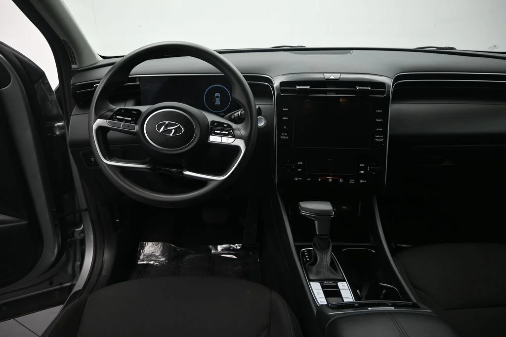 Used 2024 Silver Hyundai SEL image 21