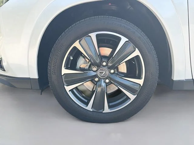 Used 2023 White Pearl Lexus UX 250h Premium image 42