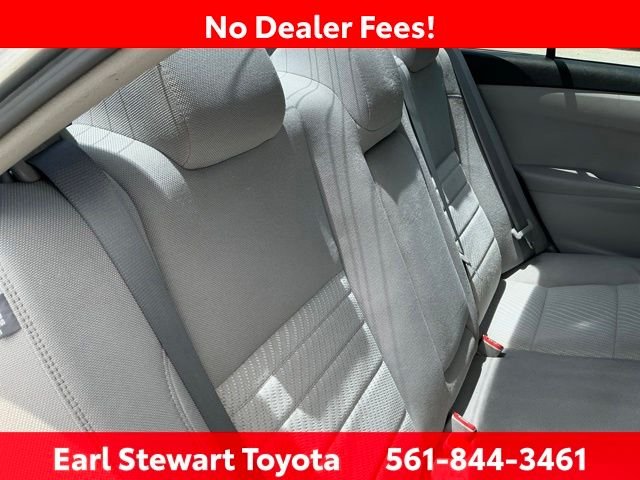 Used 2017 Silver Toyota LE image 22