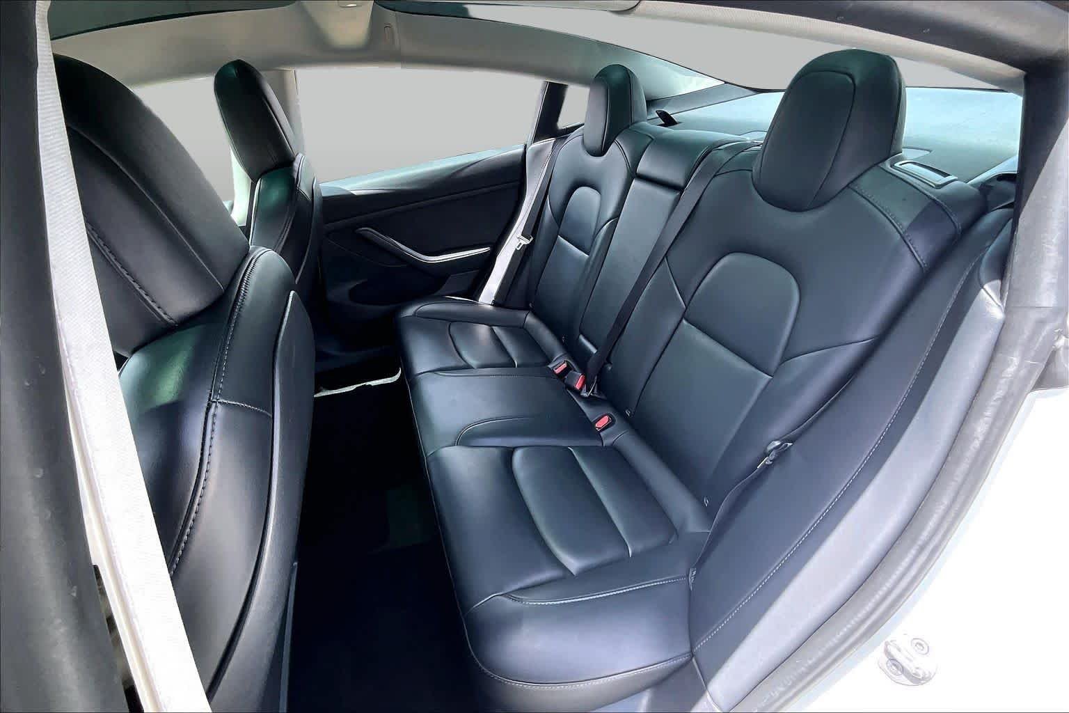 Used 2022 Pearl White Multi-Coat Tesla  image 18