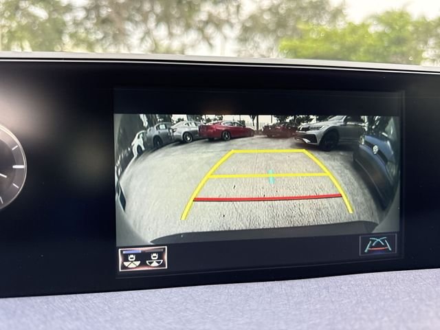 2019 Lexus UX Hybrid 250h - Photo 17