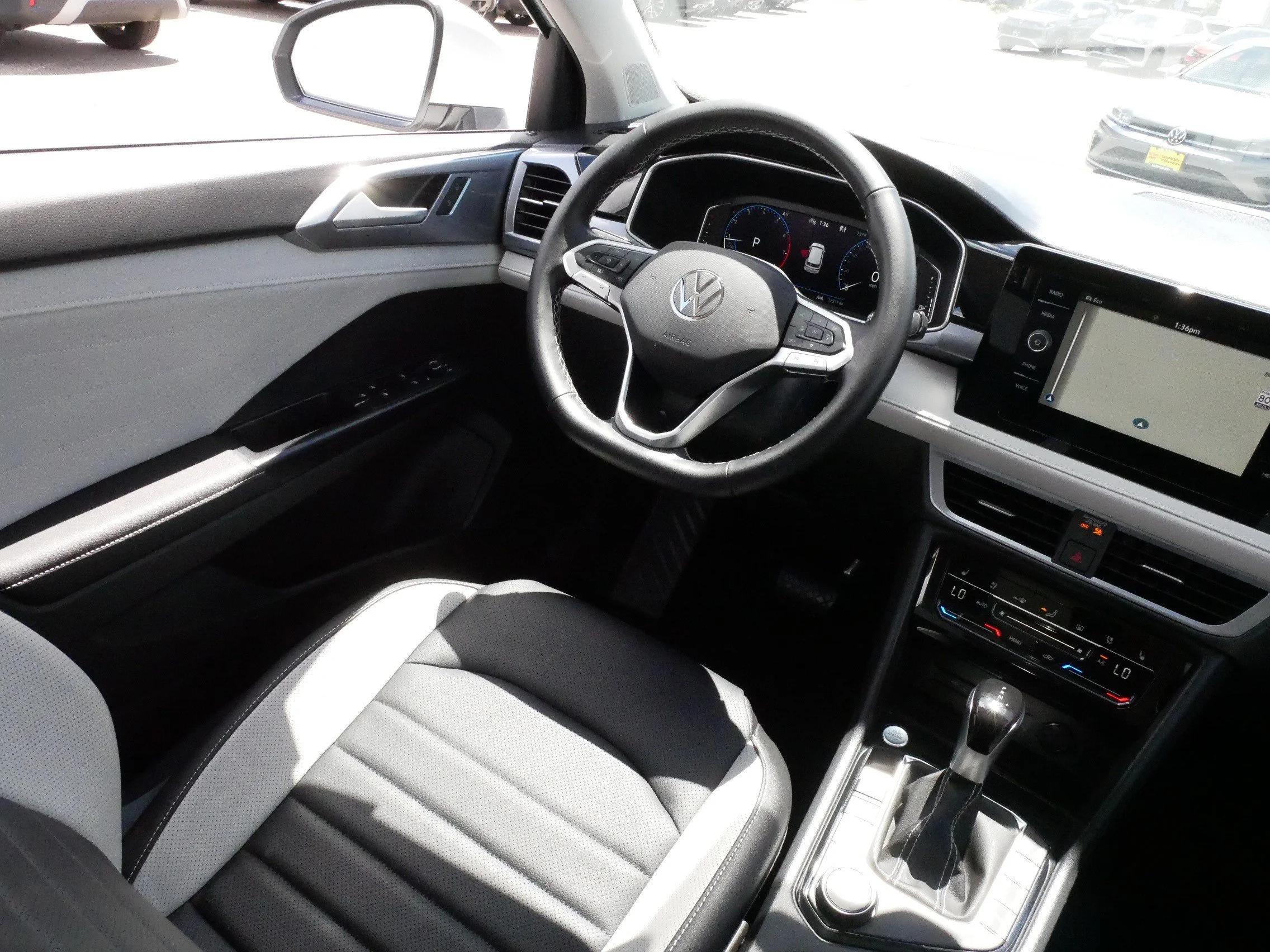 Used 2025 Pure White Volkswagen SEL image 9