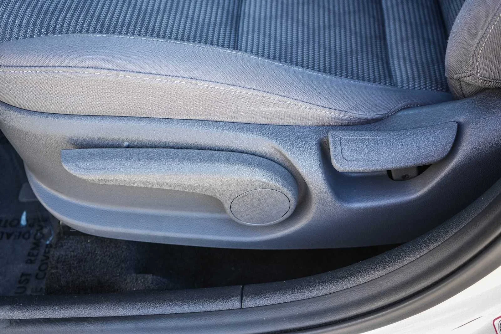 Used 2019 Silky Silver Kia LX image 20
