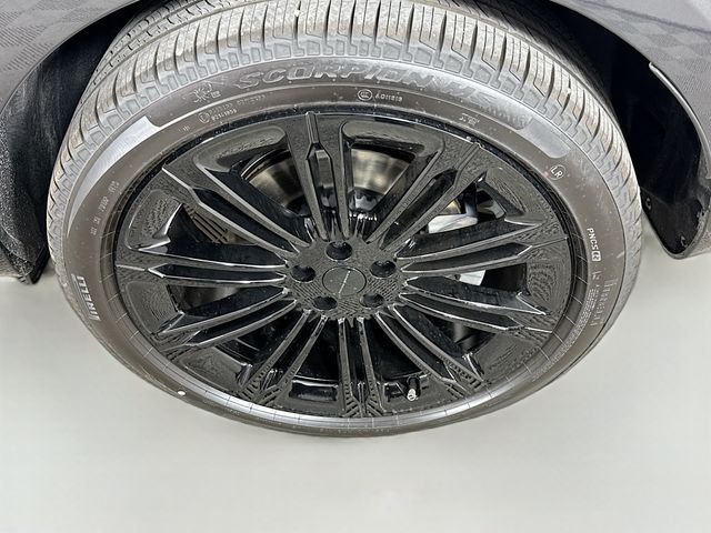 New 2026 Carpathian Grey Land Rover SE image 33