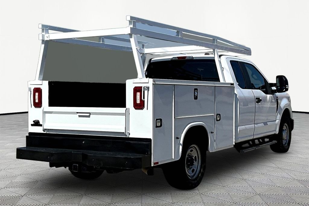 Used 2020 White Ford XL image 6