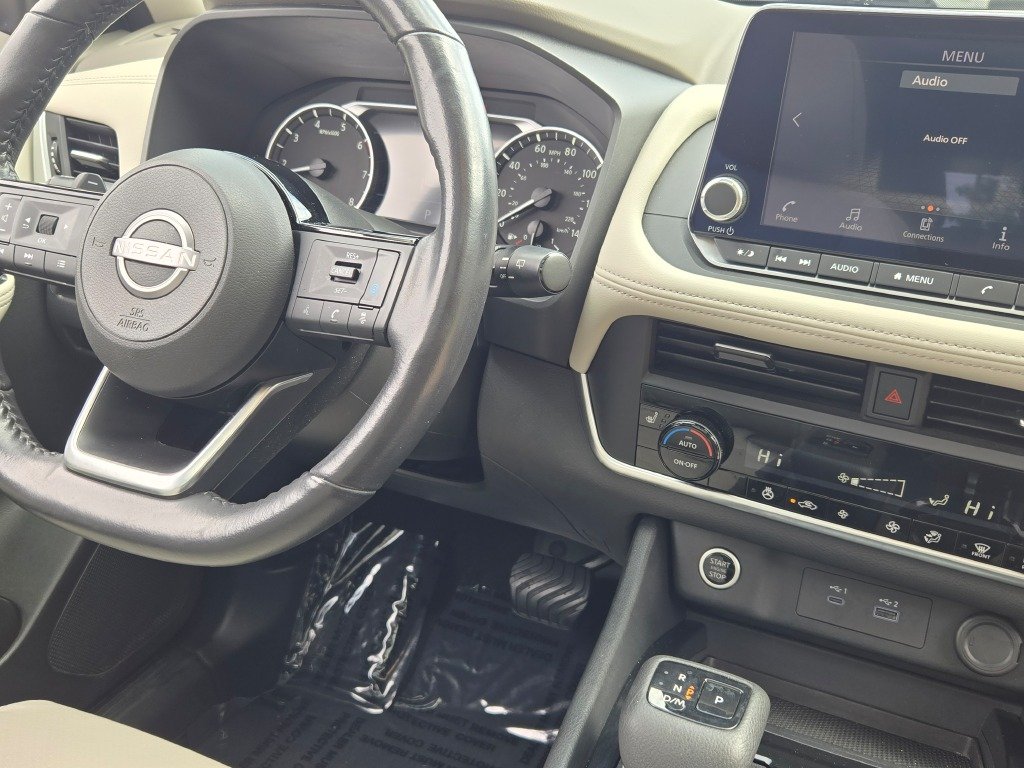Used 2023 White Nissan SV image 6