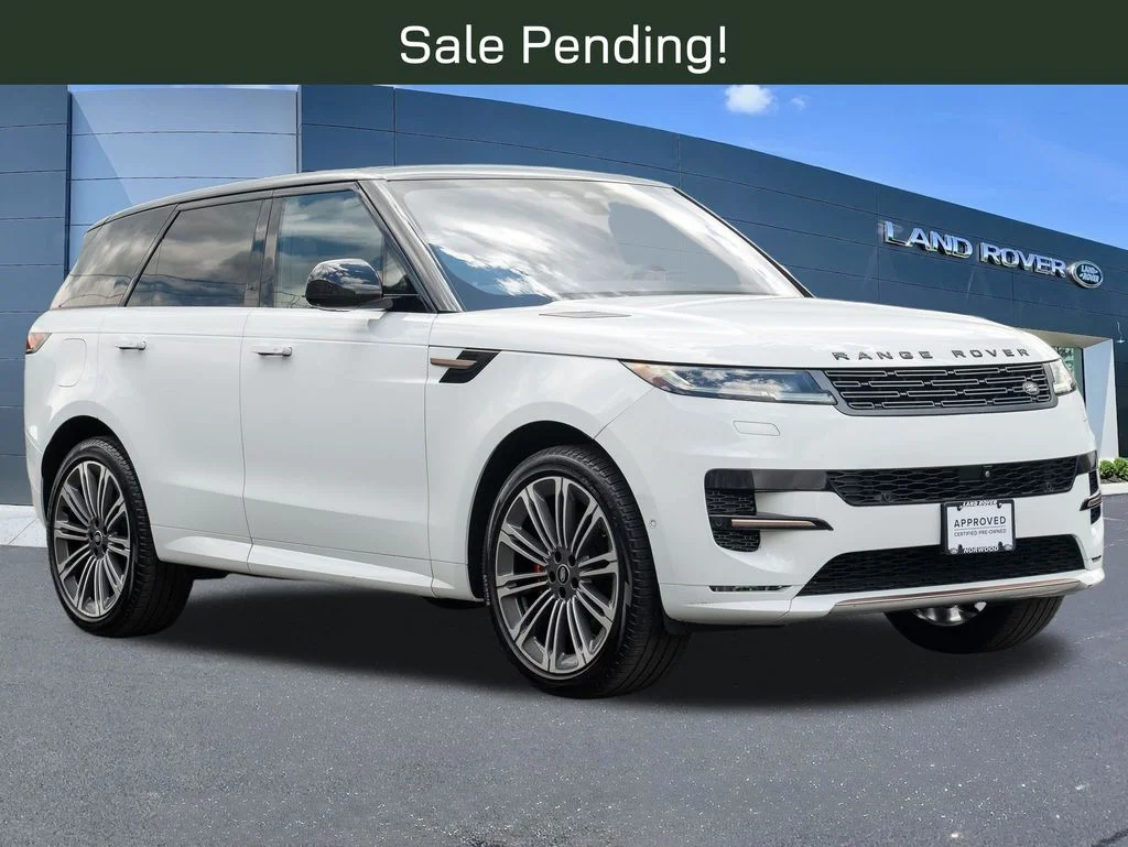 Certified Used 2023 White Land Rover SE Dynamic image 3