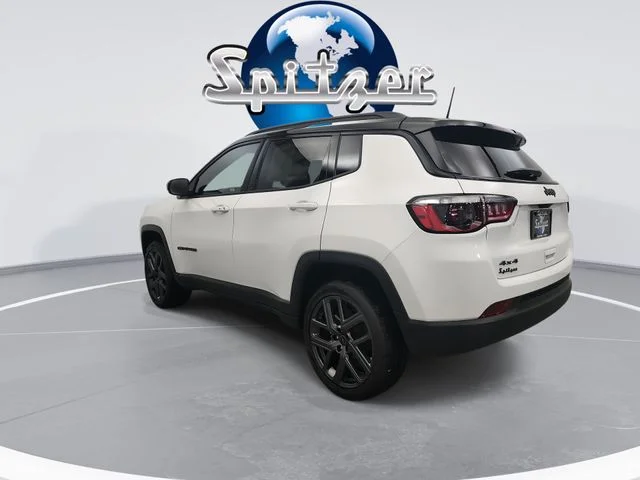 New 2026 Bright White Clear-Coat Exterior Paint Jeep Limited image 7