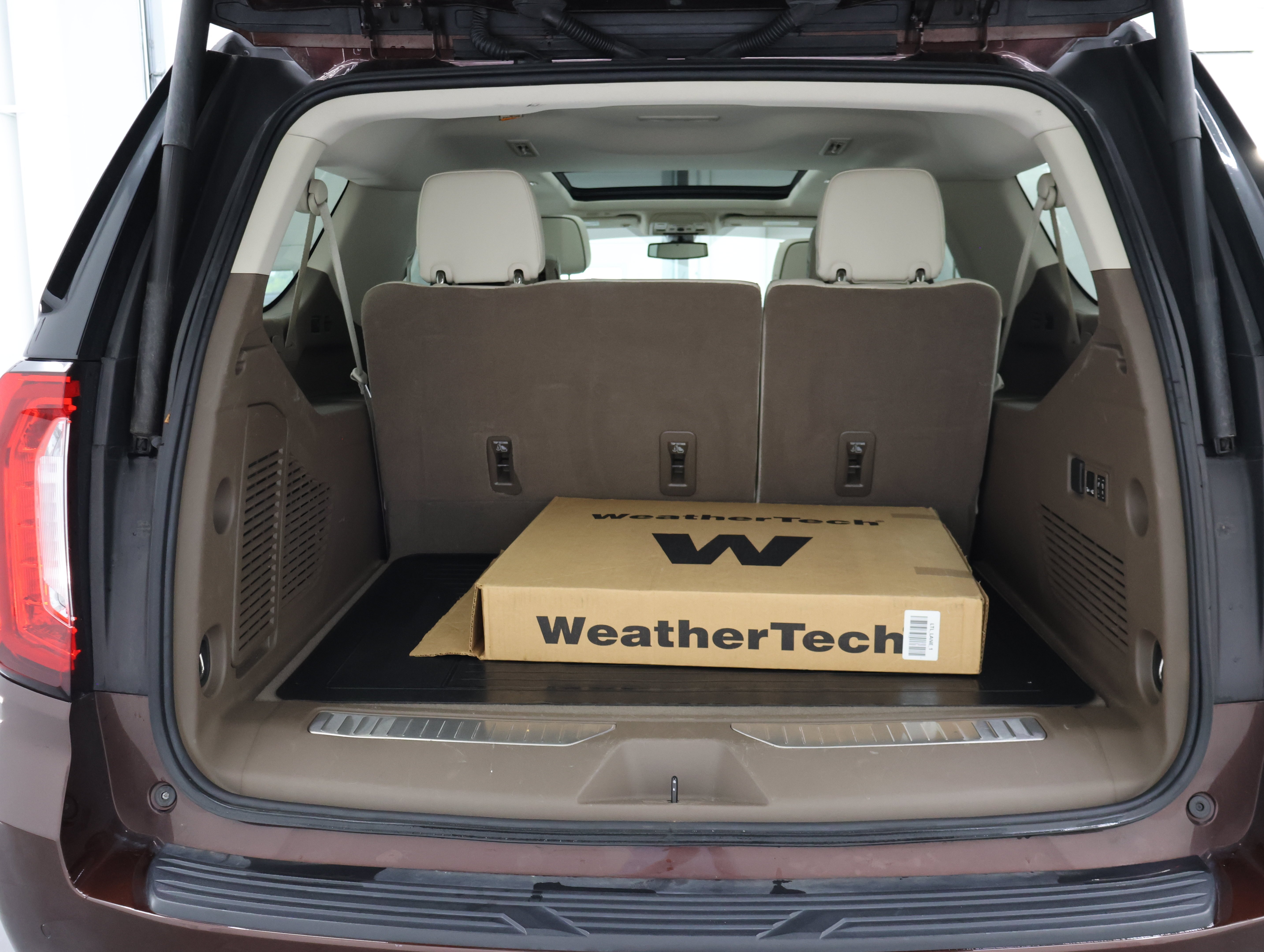 Used 2022 Redwood Metallic GMC Denali image 33