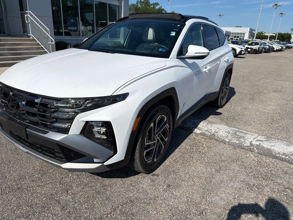 Used 2025 White Hyundai Limited image 2