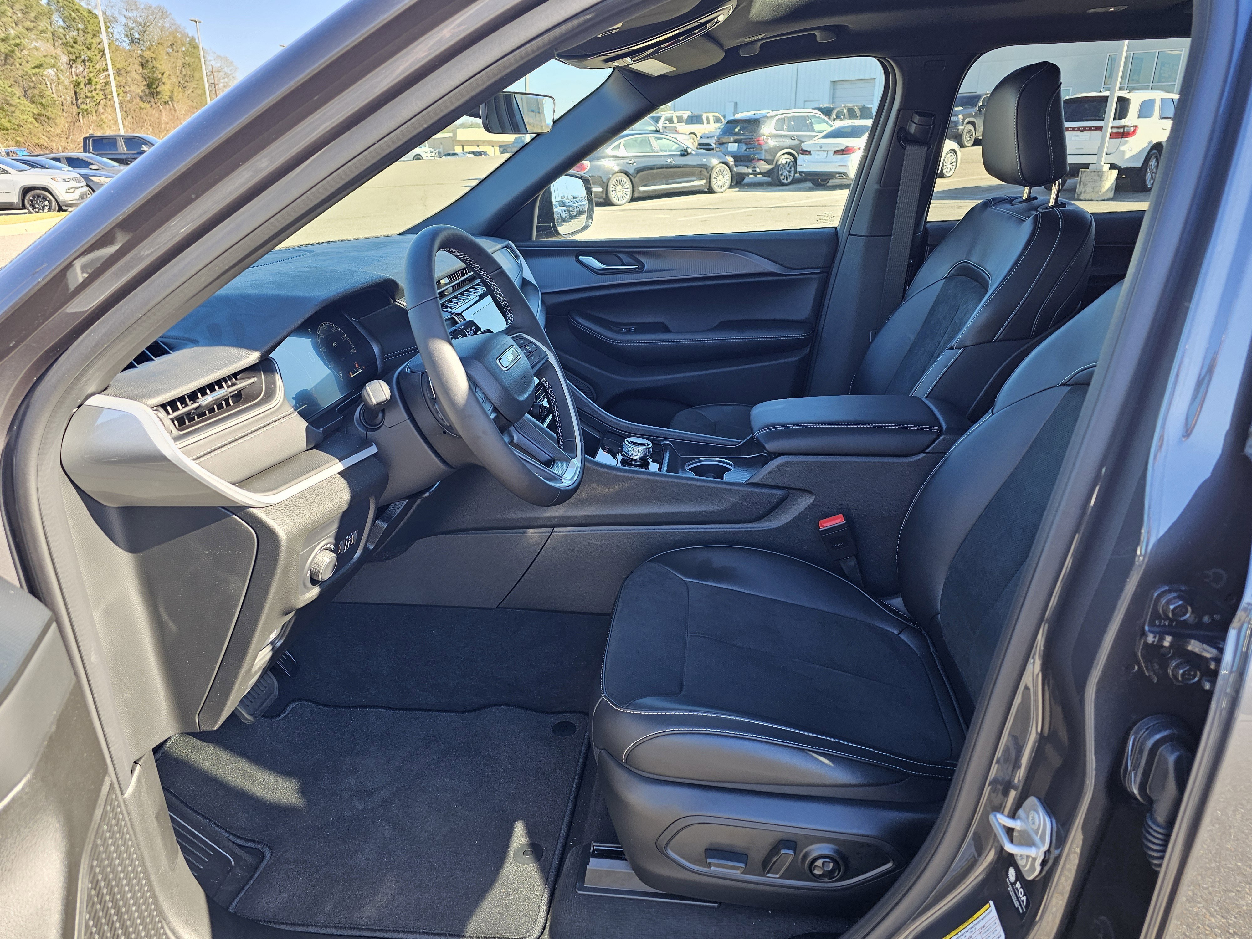 New 2025 Baltic Gray Metallic Clearcoat Jeep Altitude X image 17