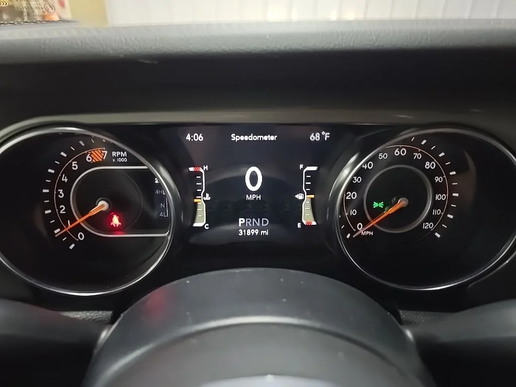 Used 2022 Gray Jeep Unlimited Sahara image 21