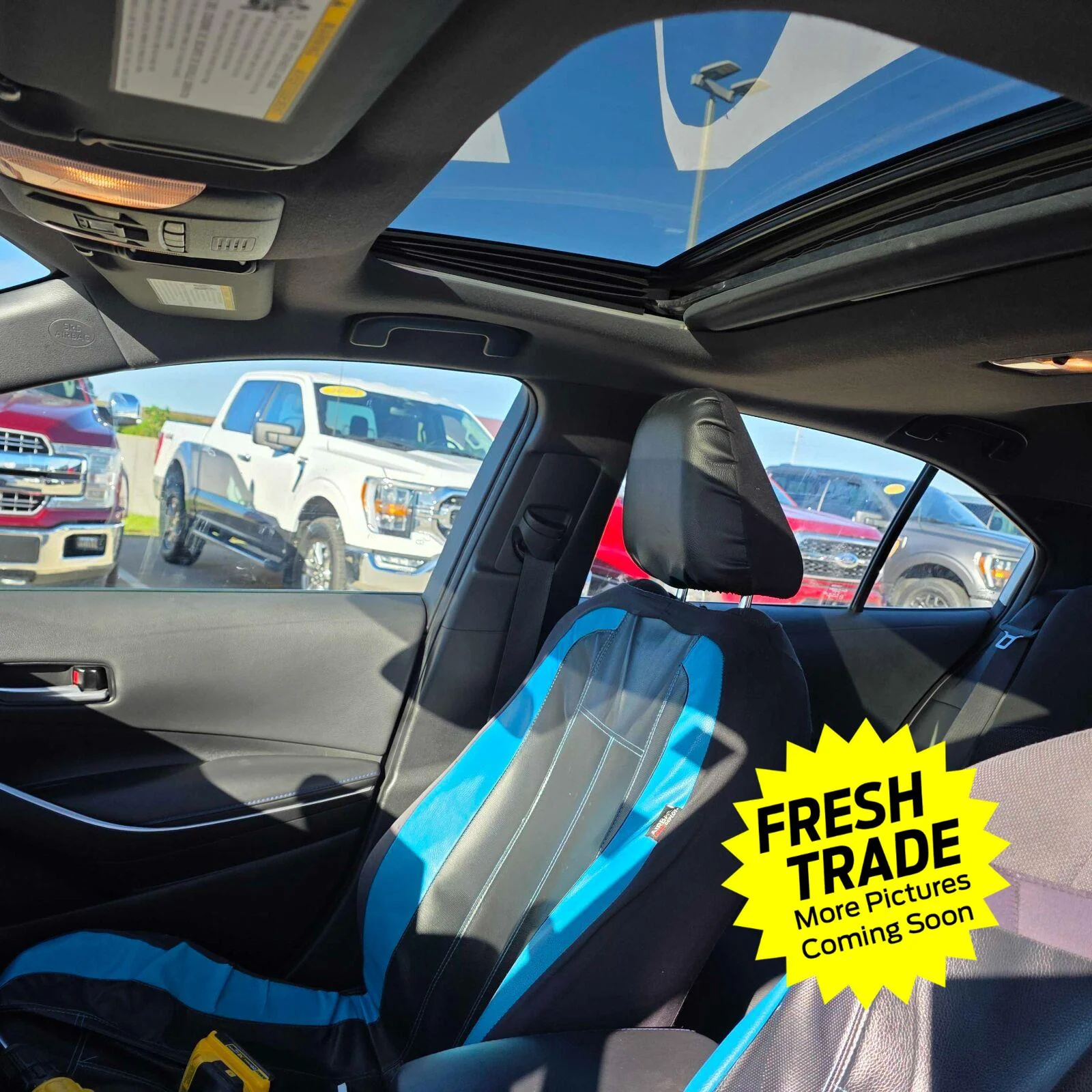 Used 2021 Blizzard Pearl w/Black Sand Pearl Roof Toyota SE image 7