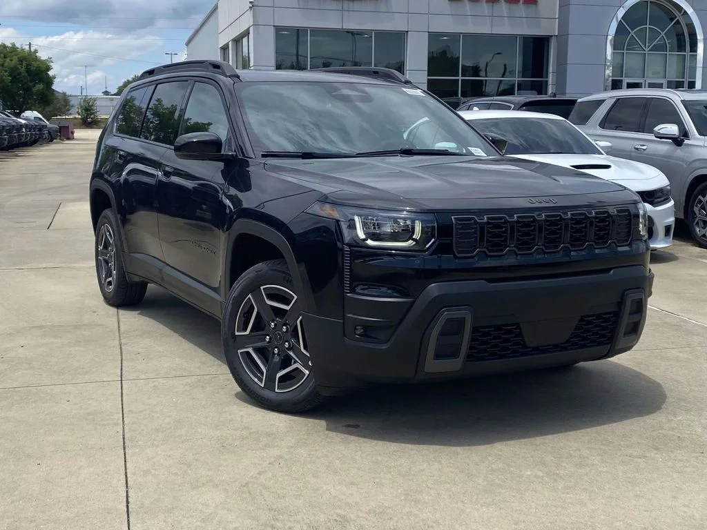 New 2026 Diamond Black Crystal Pearl-Coat Exterior Paint Jeep Limited image 31