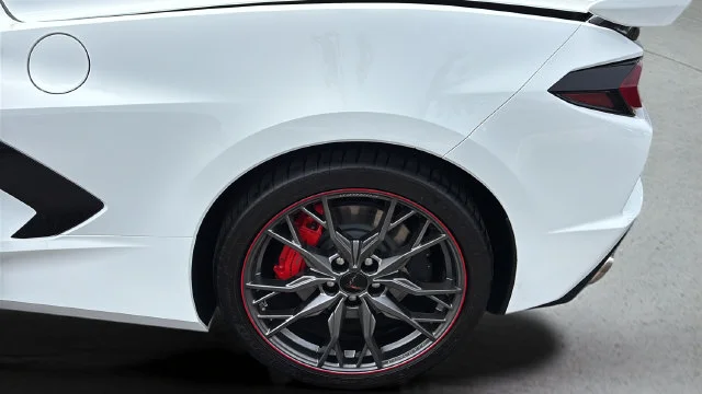 Used 2025 White Chevrolet Stingray image 44
