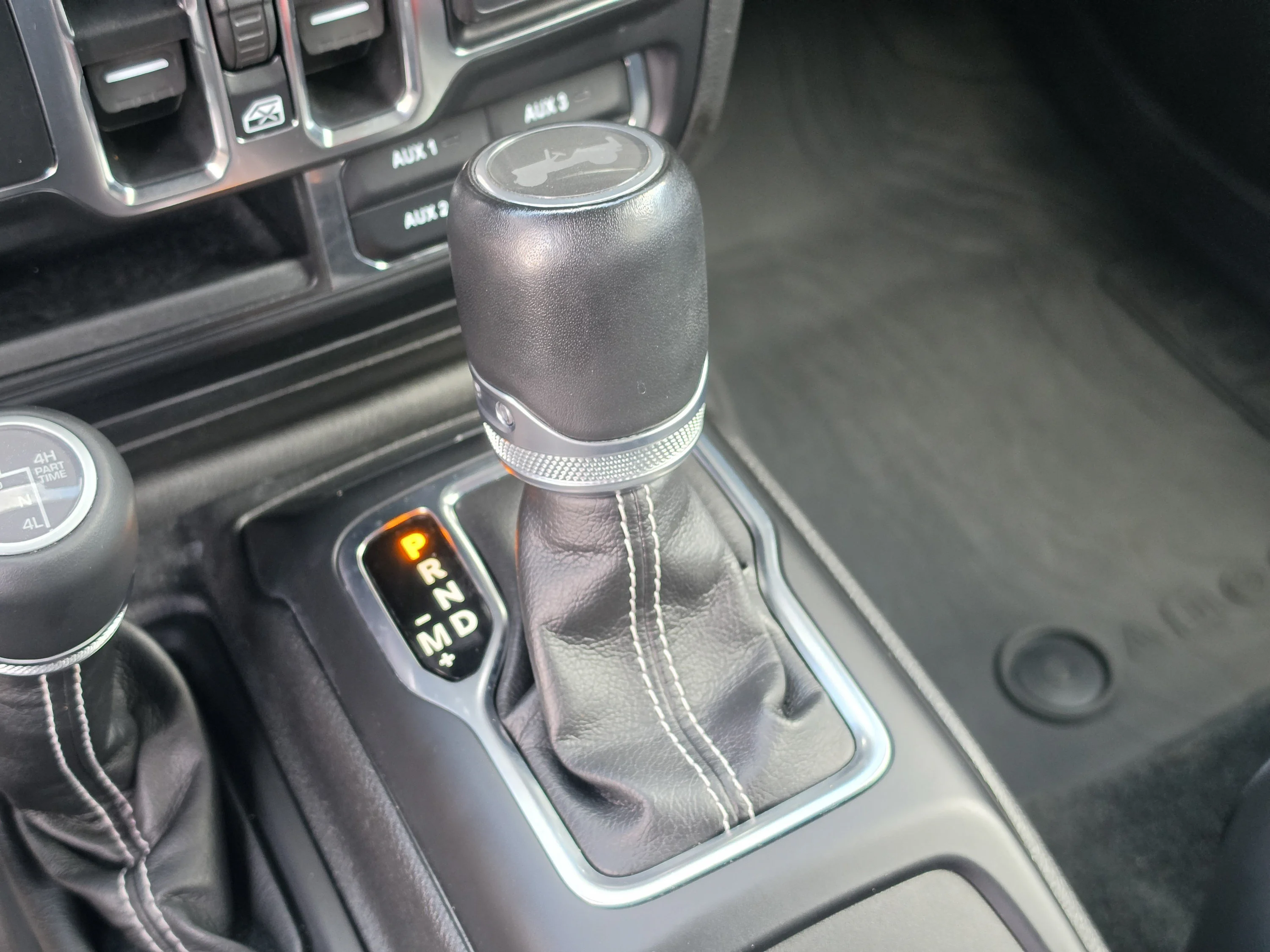 Used 2023 Sting-Gray Clearcoat Jeep Sahara image 33