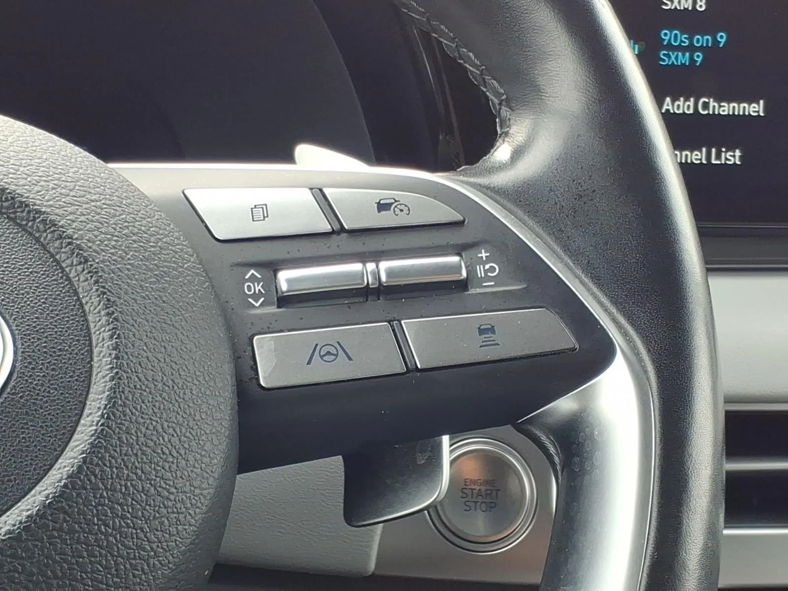 Used 2024 Moonlight Cloud Hyundai SEL 8P image 29