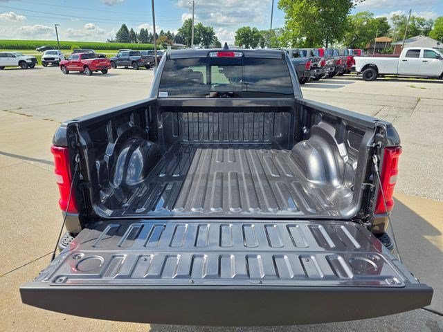 New 2026 Granite Crystal Metallic Clear-Coat Exterior Paint RAM Laramie image 9