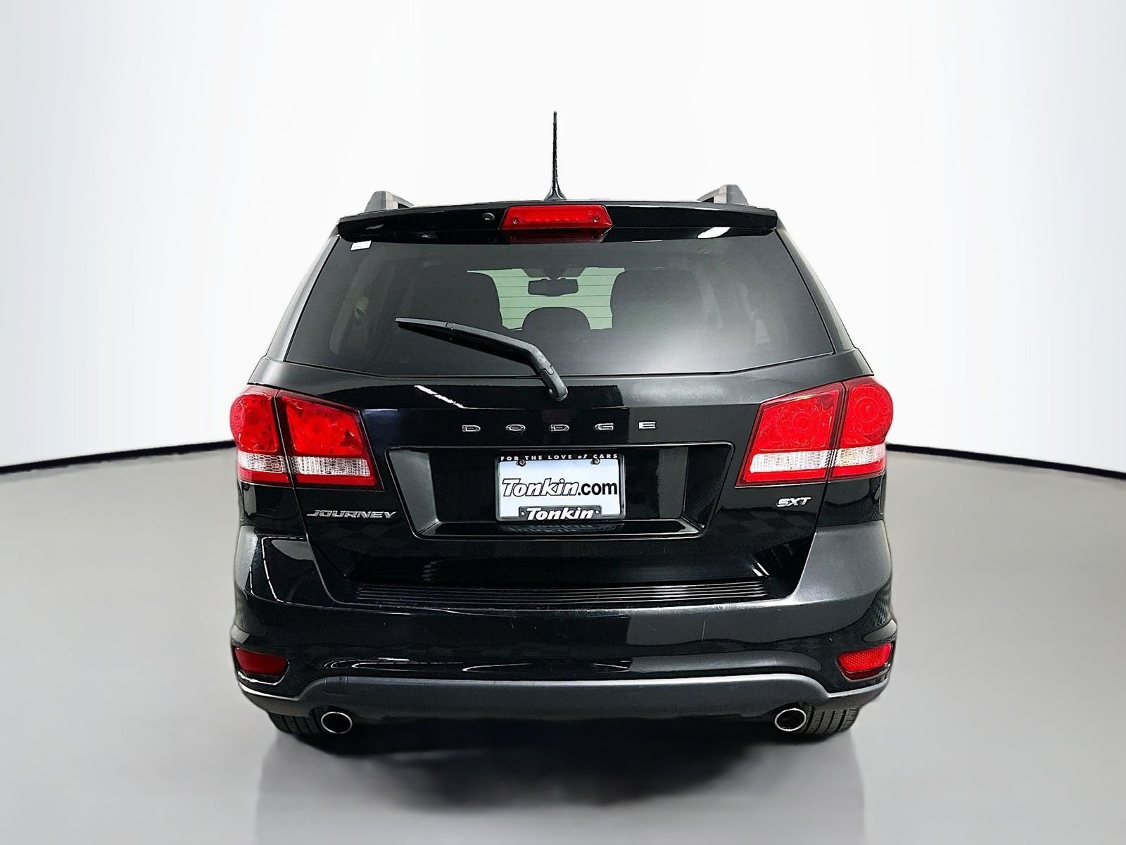 Used 2016 Pitch Black Clearcoat Dodge SXT image 6