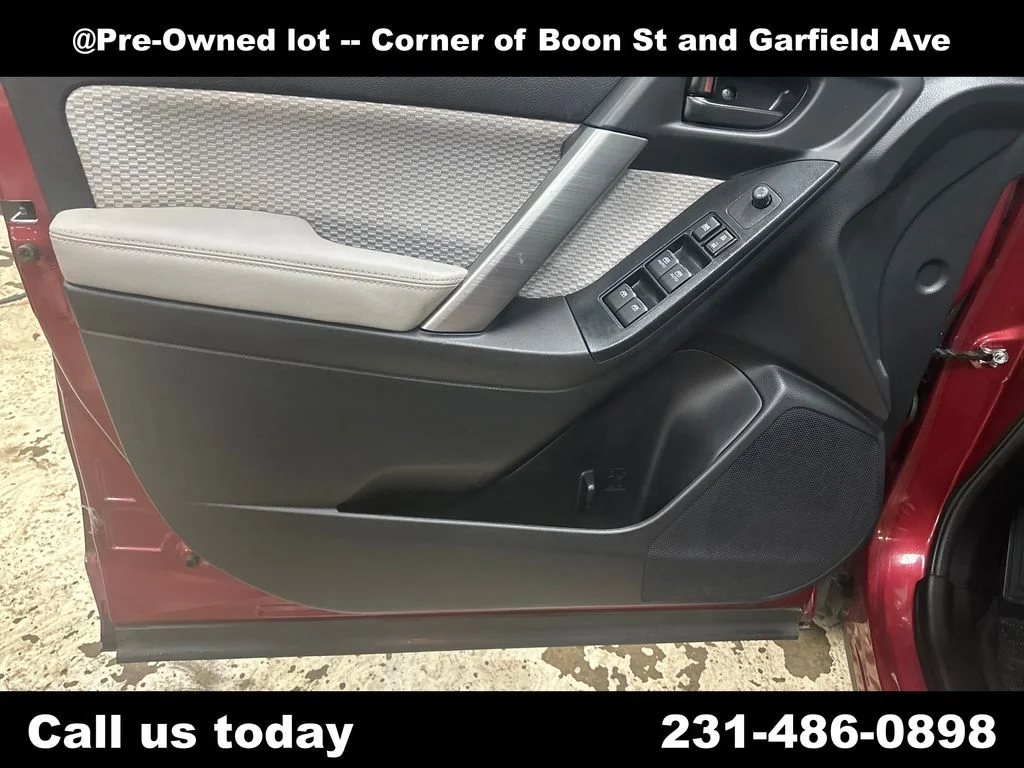 Used 2018 Red Subaru 2.5i Premium image 15
