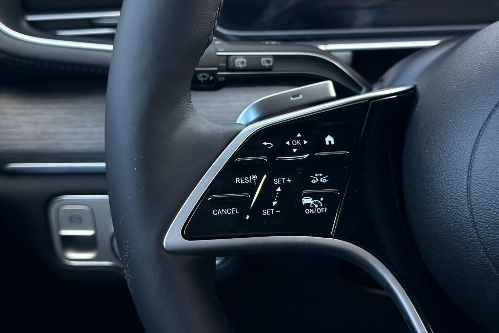 New 2026 Black Mercedes-Benz GLS 450 image 28