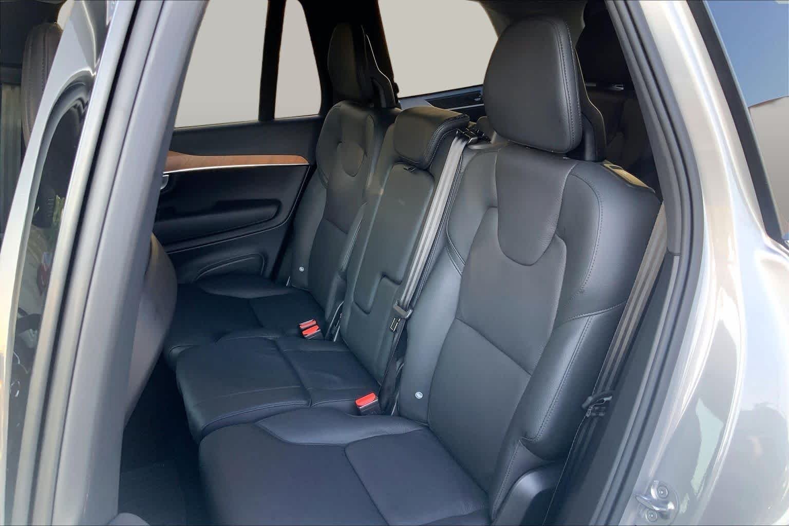 Used 2023 Silver Dawn Metallic Volvo Plus image 20