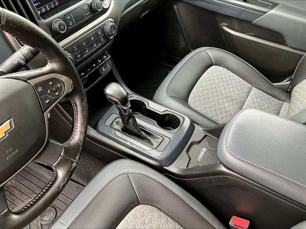 Used 2022 White Chevrolet Z71 image 21