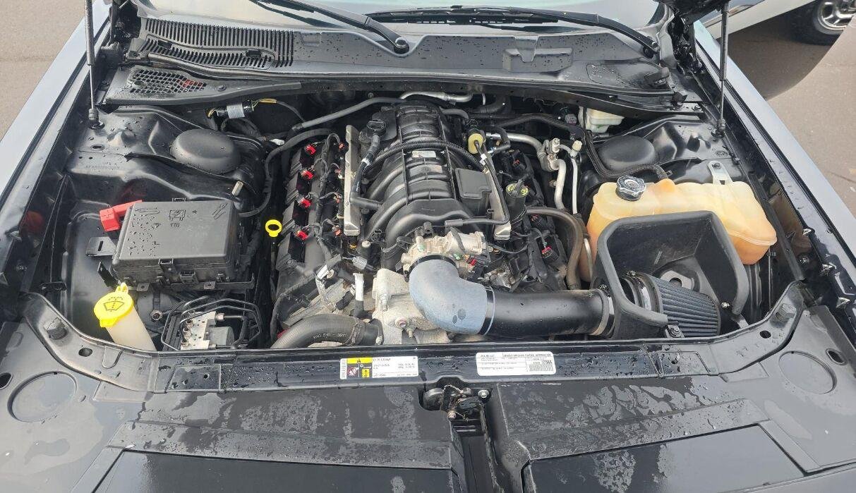 Used 2015 Pitch Black Clearcoat Dodge R/T image 9