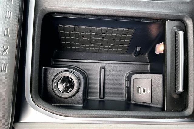 Used 2025 Black Ford Platinum image 33