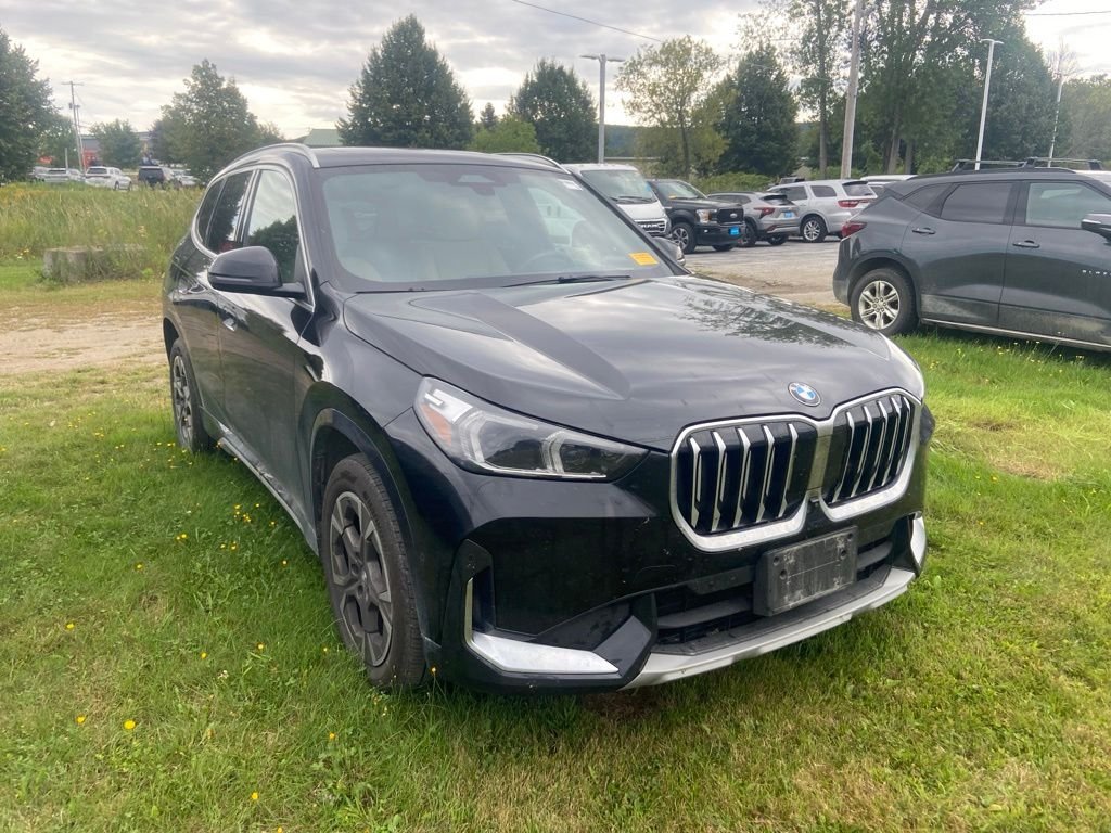 Used 2025 Black Sapphire Metallic BMW xDrive28i image 1