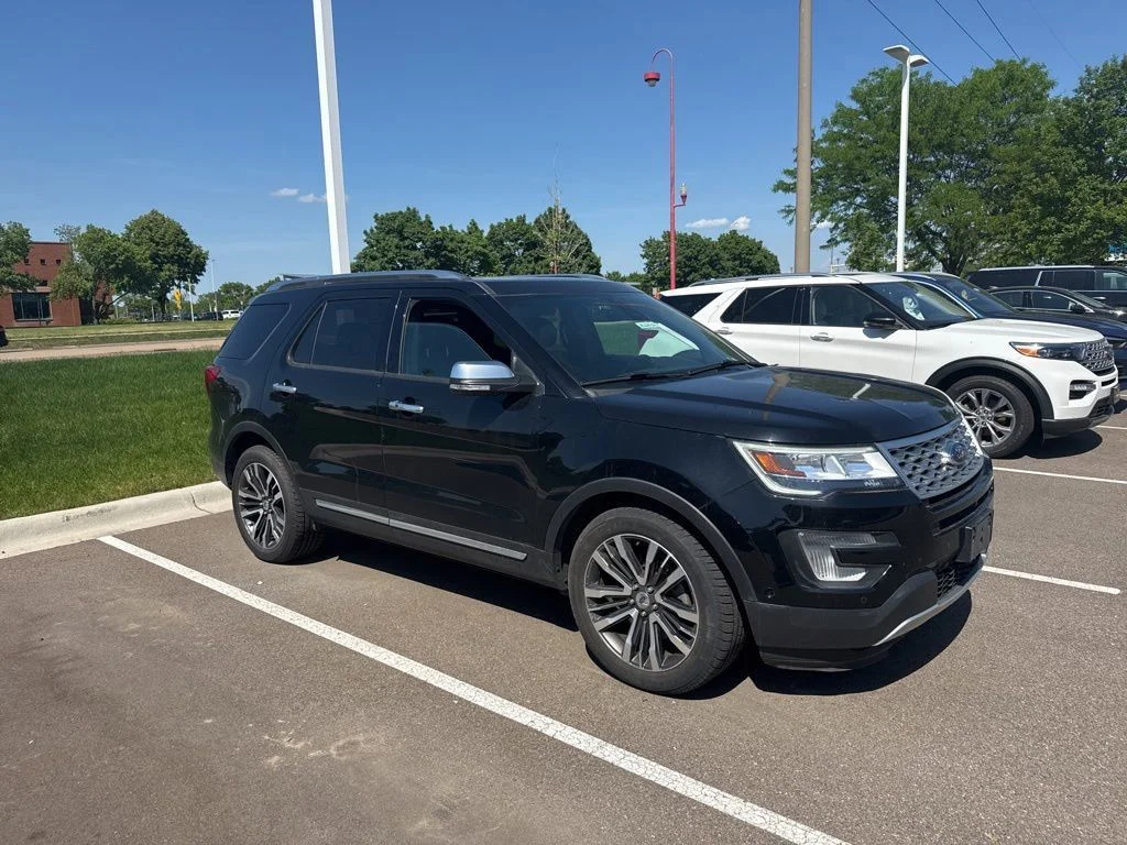 Used 2017 Black Ford Platinum image 2