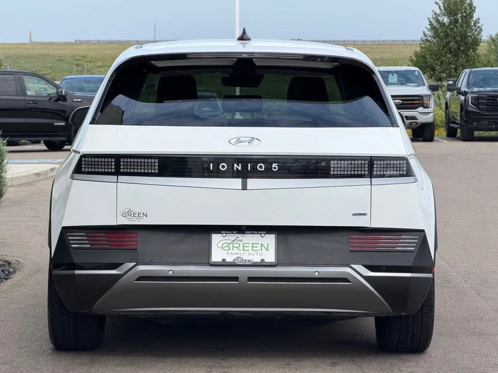 Used 2024 White Hyundai SEL image 8