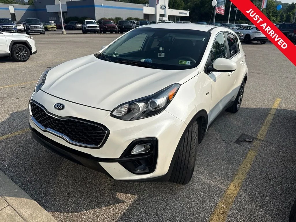 Used 2022 White Kia LX image 1