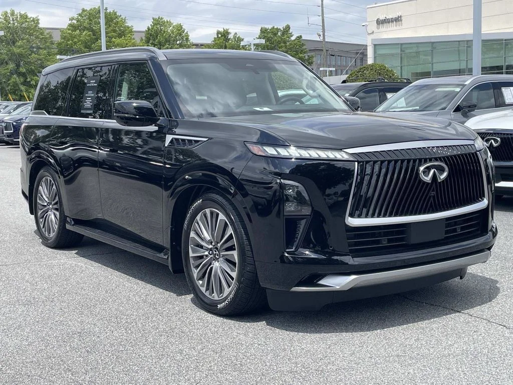 Used 2025 Black INFINITI LUXE image 5