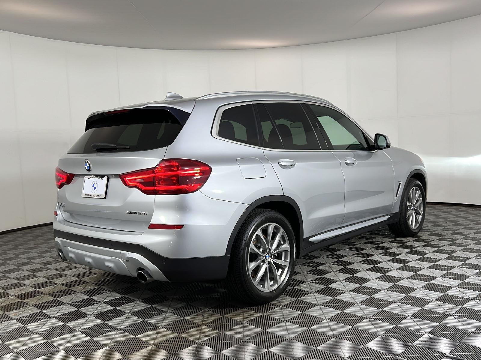 Used 2019 Glacier Silver Metallic BMW xDrive30i image 5