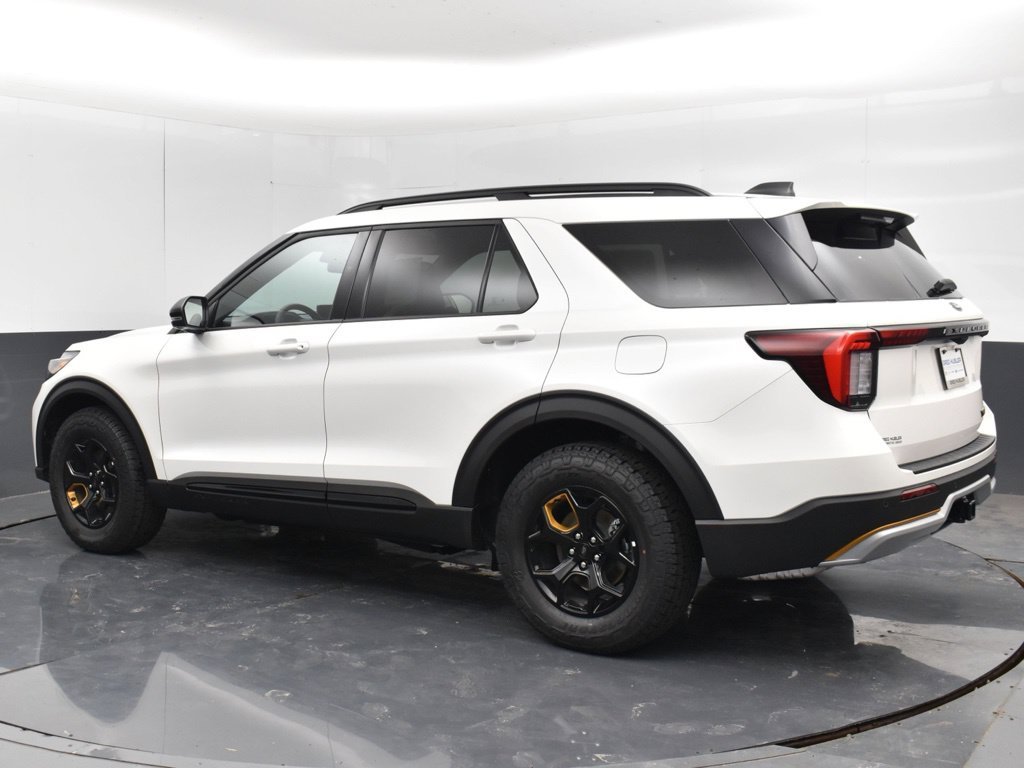 New 2026 Star White Metallic Tri-Coat Ford Tremor® image 17