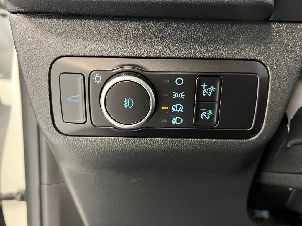 Used 2023 White Ford Platinum image 16