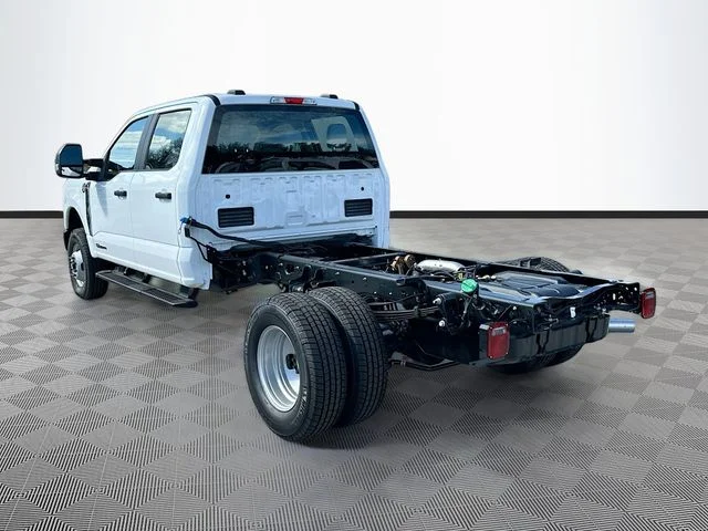 New 2026 Oxford White Ford XL image 4