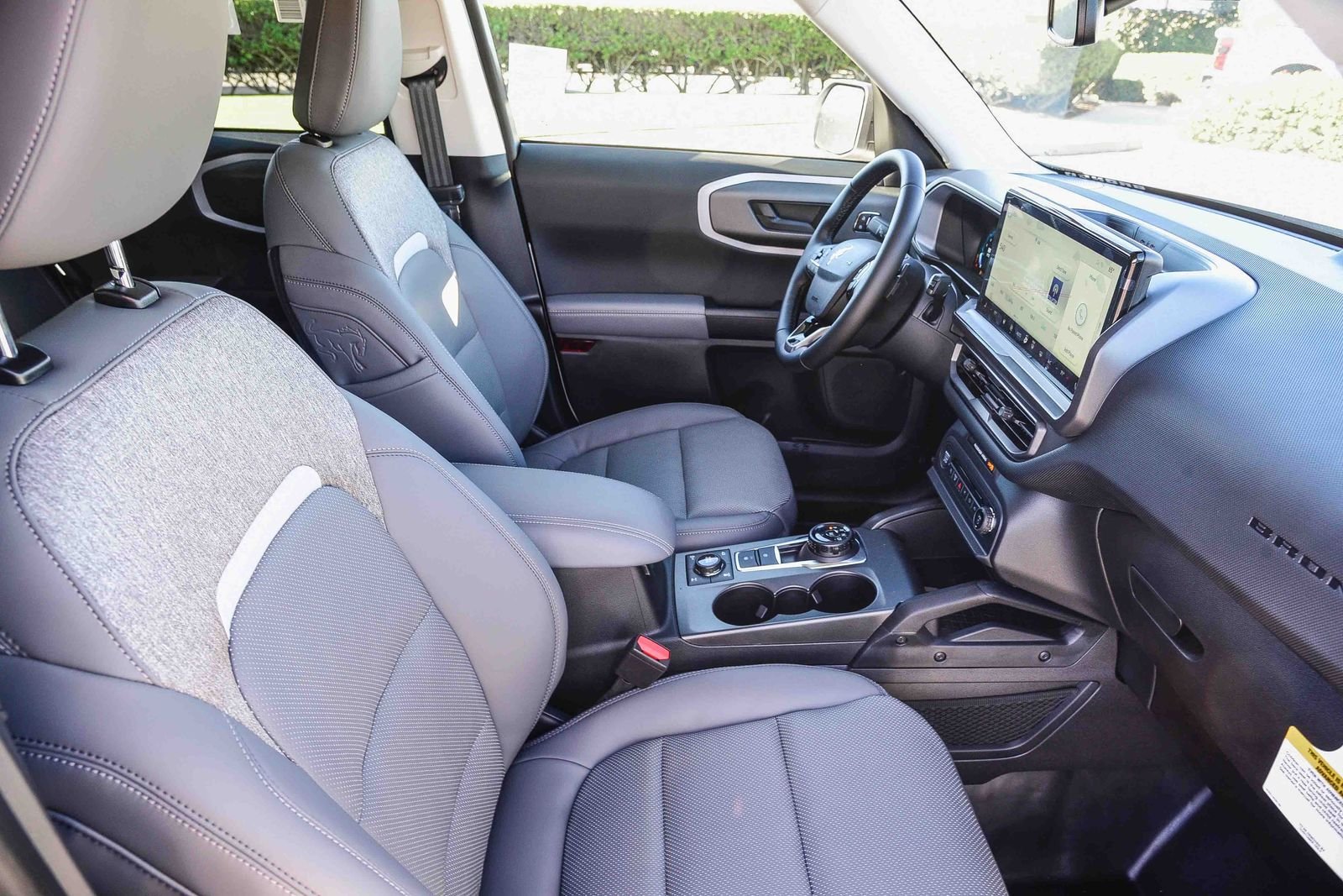 New 2025 Oxford White Ford Badlands® image 16