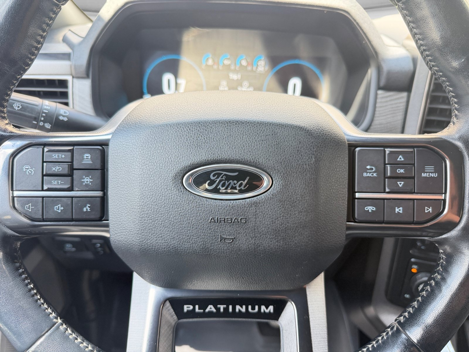 Used 2022 White Metallic Ford Platinum image 19
