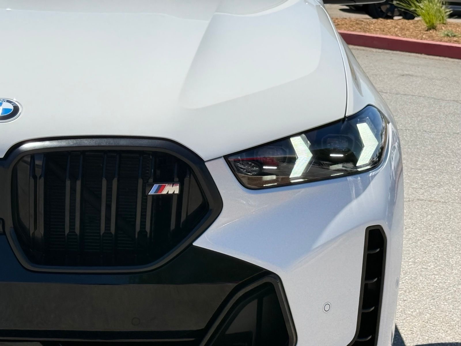Used 2026 Alpine White BMW M60i image 13