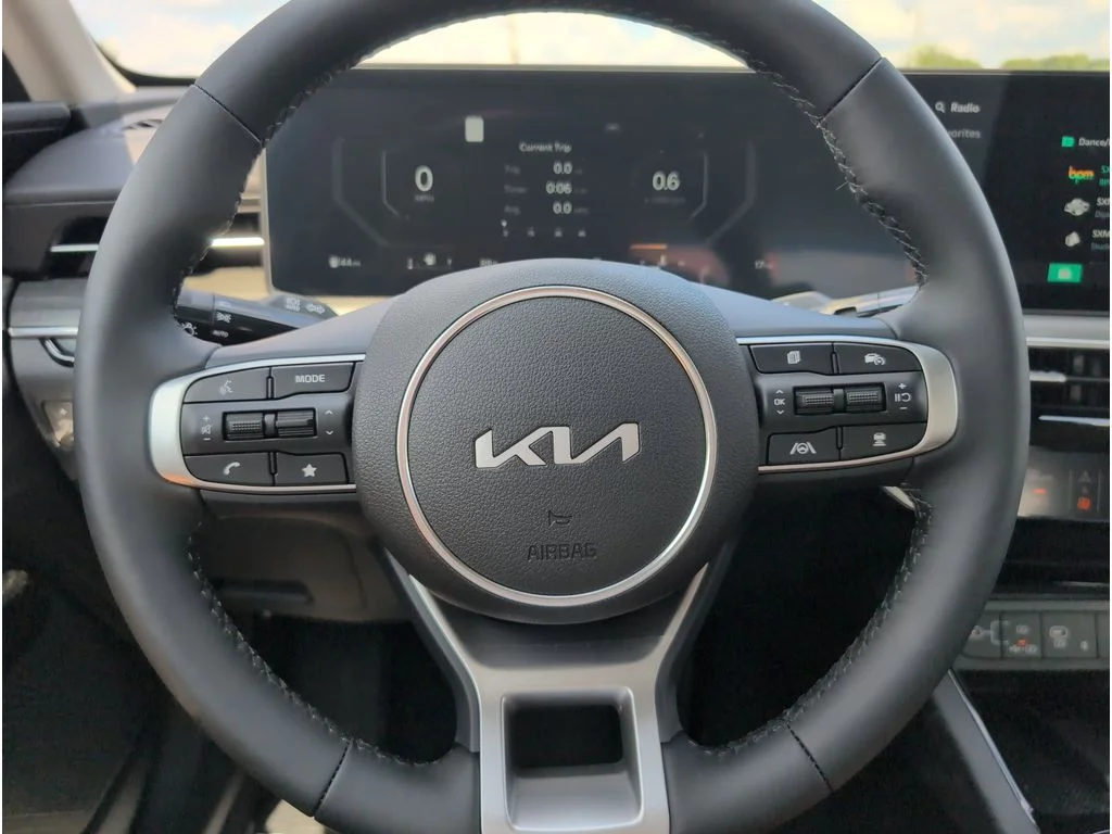 2025 Kia K5 EX - Photo 21