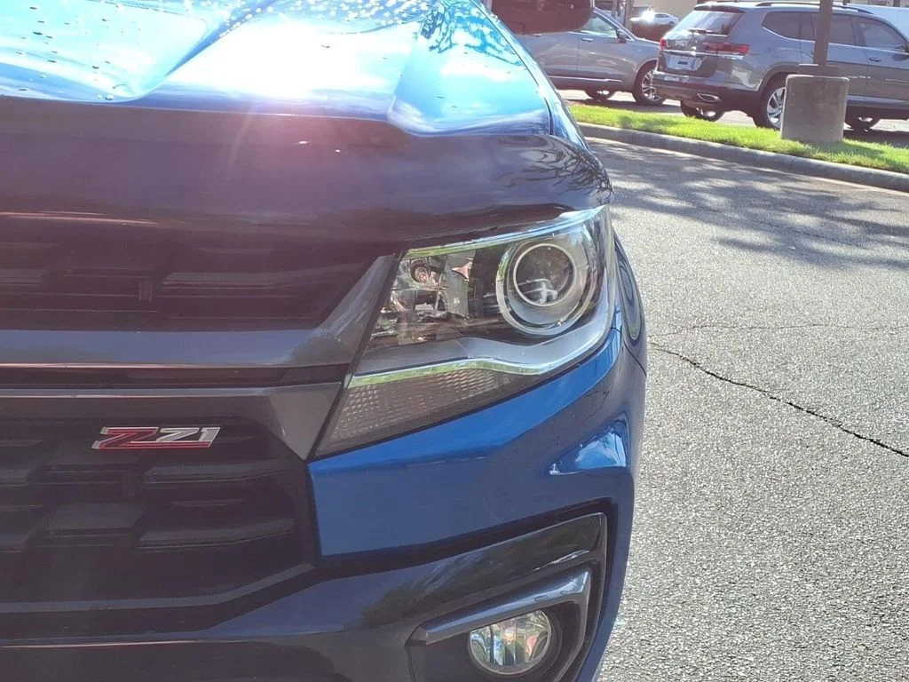 Used 2022 Blue Chevrolet Z71 image 25