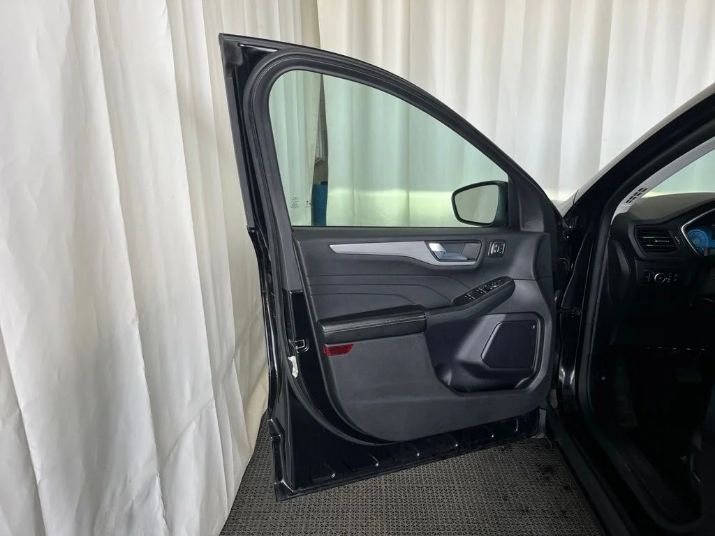 Used 2024 Black Ford Platinum image 18