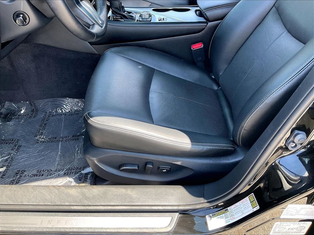 Used 2024 Black Obsidian INFINITI LUXE image 34