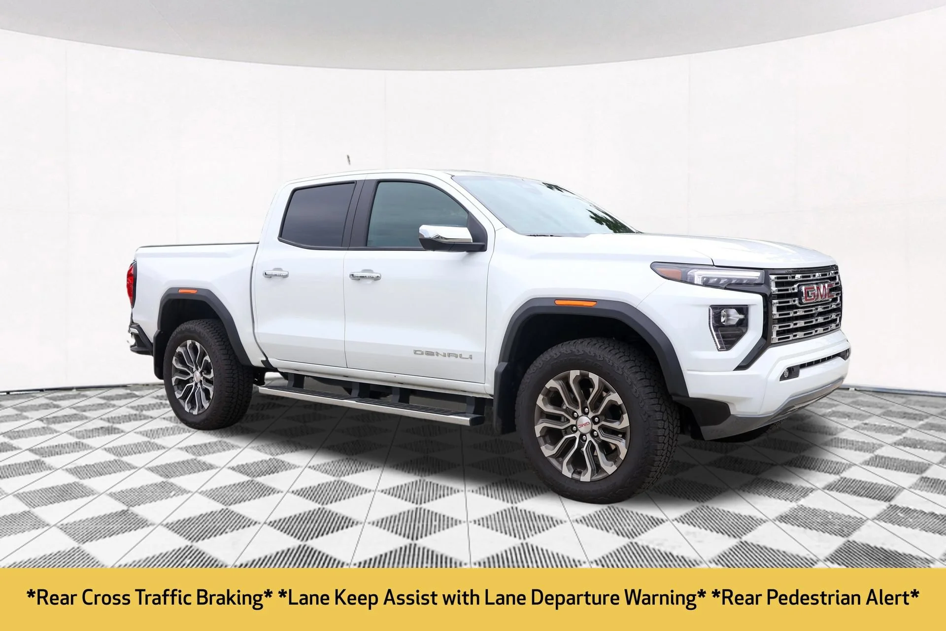 Used 2026 Summit White GMC Denali image 22