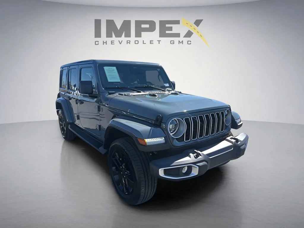 Used 2025 Gray Jeep Sahara image 7