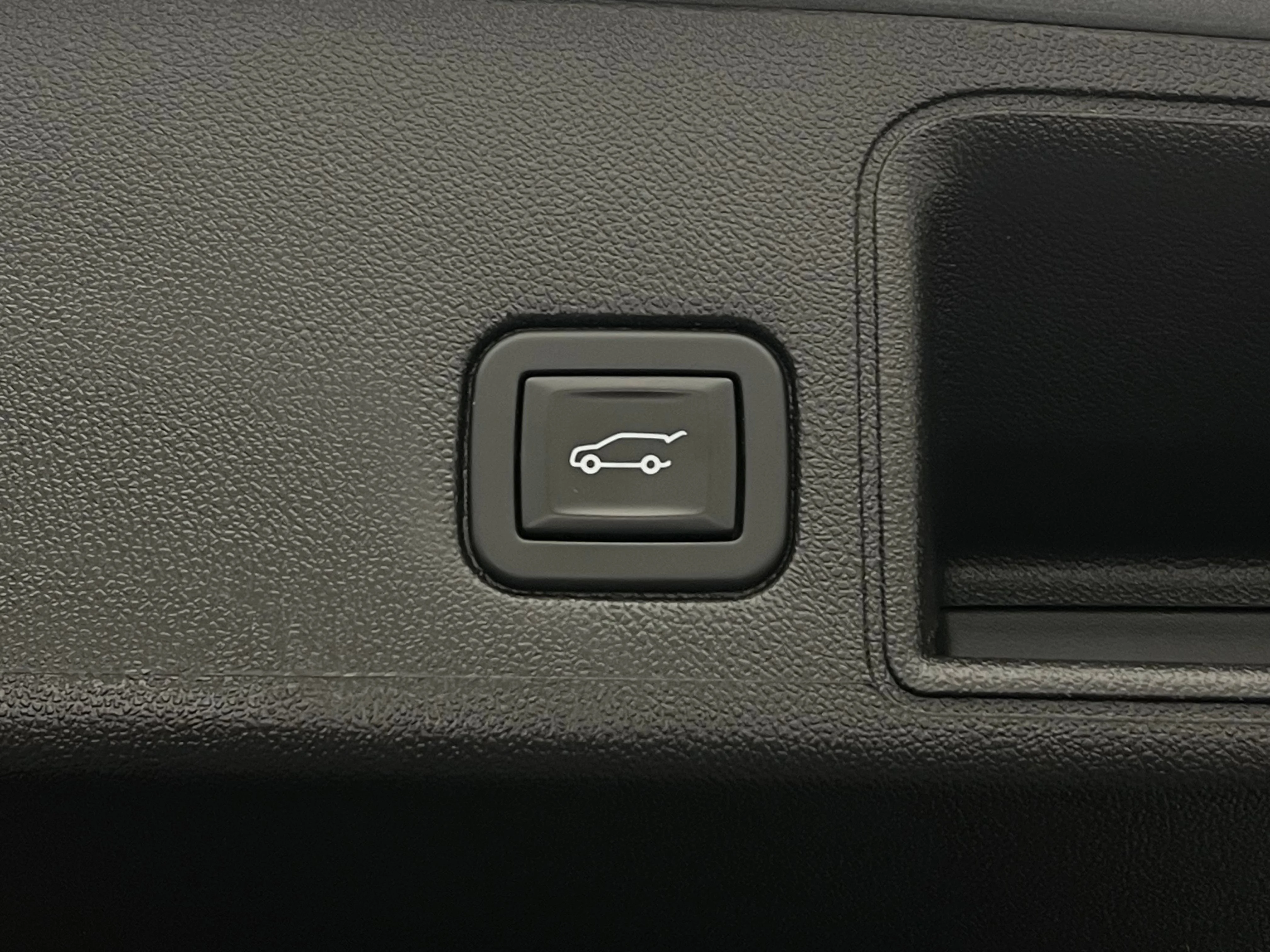 Used 2024 Sterling Metallic GMC AT4 image 11